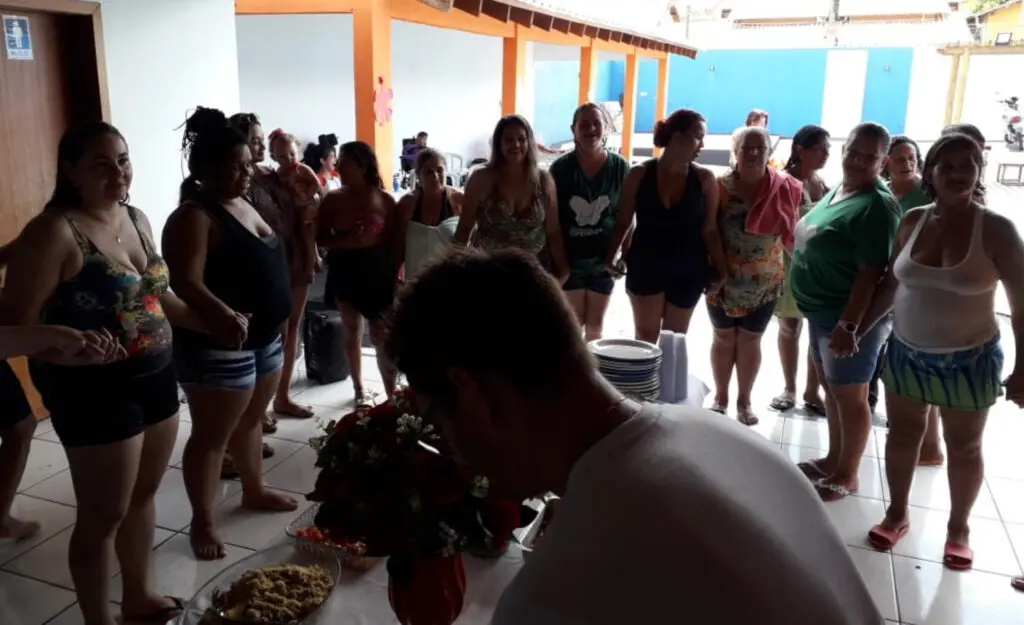 Momento de confraternização na hora do lanche