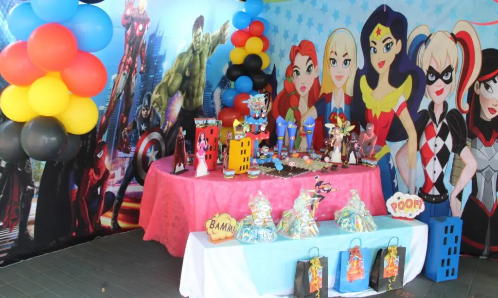 Decoração da festa "Nossa missão é sua diversão"